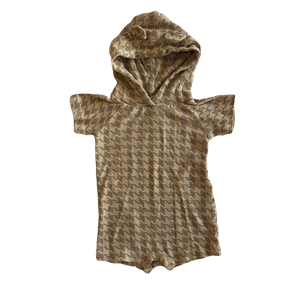 Kate Quinn hooded short sleeve romper 6-12mo